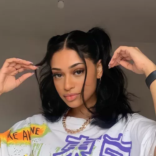 Need her cumtributed! No nudes plenty of pics don’t mind it posted either. Message me if you’re genuine