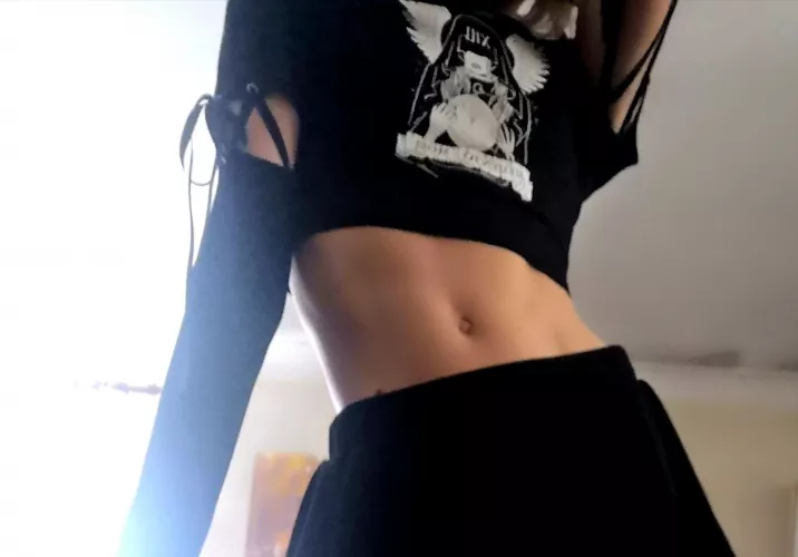 New here, hope I'm not too late for tummy tuesday :3