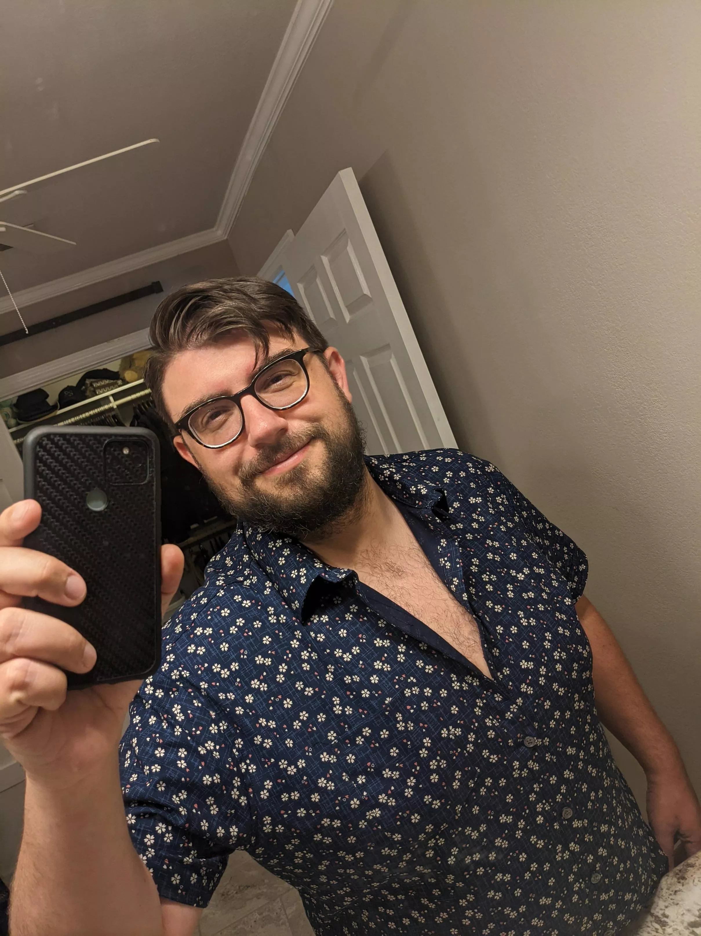 New shirt, felt cute 🌈