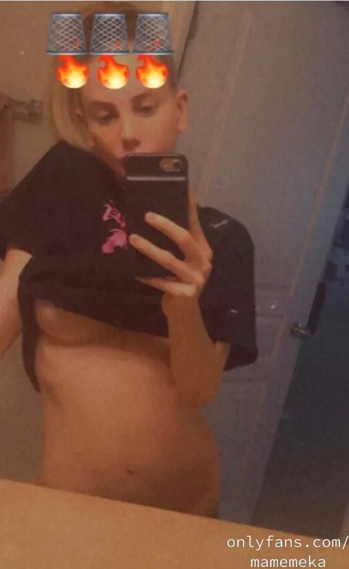 New to OnlyFans, I have sm pics n videos to upload tho. I’m a dancer n very flexible. Same @ as here. 😘🍒