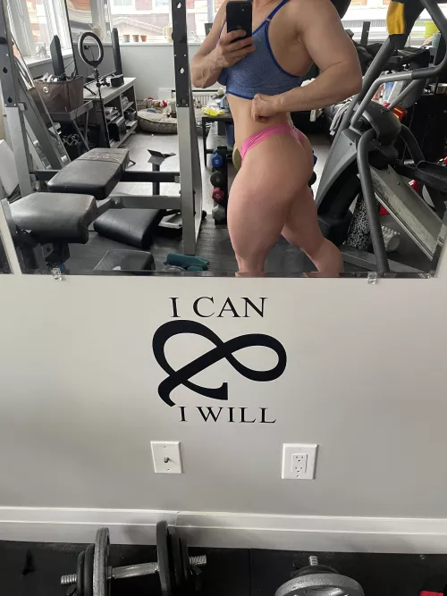 New to this page and recently started my OF loves 🙈💜/Musclequeen