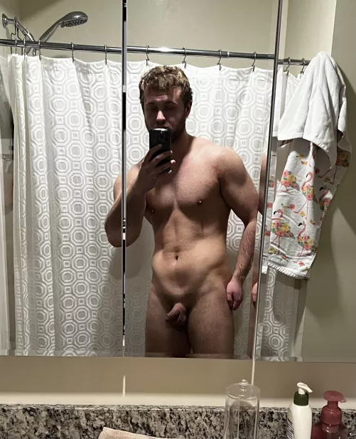 Nice and sweaty after my workout (22)