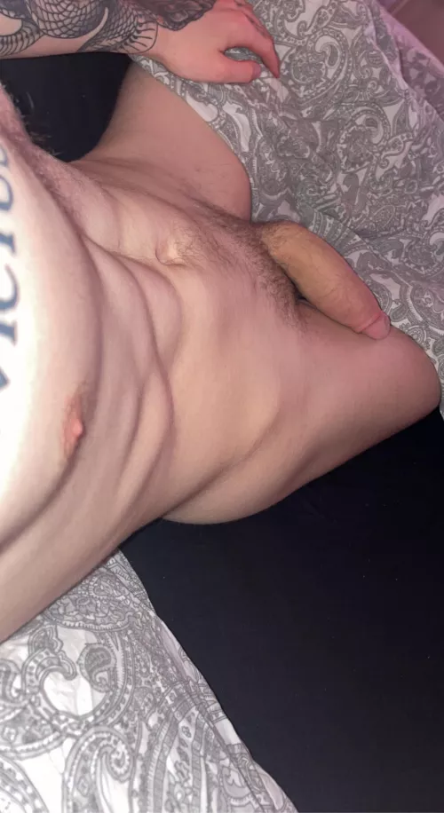 No better feeling than fresh sheets after a nice relaxing bubble bath 😏