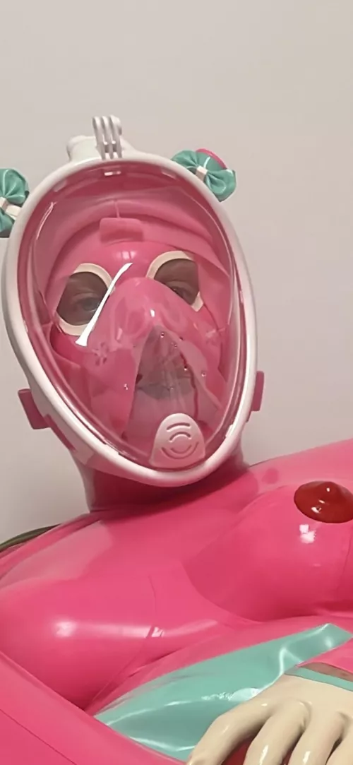 No black rubber though. It is pink latex! But just as breath taking and the sweat runs to the same extent! What’s your opinion on this?