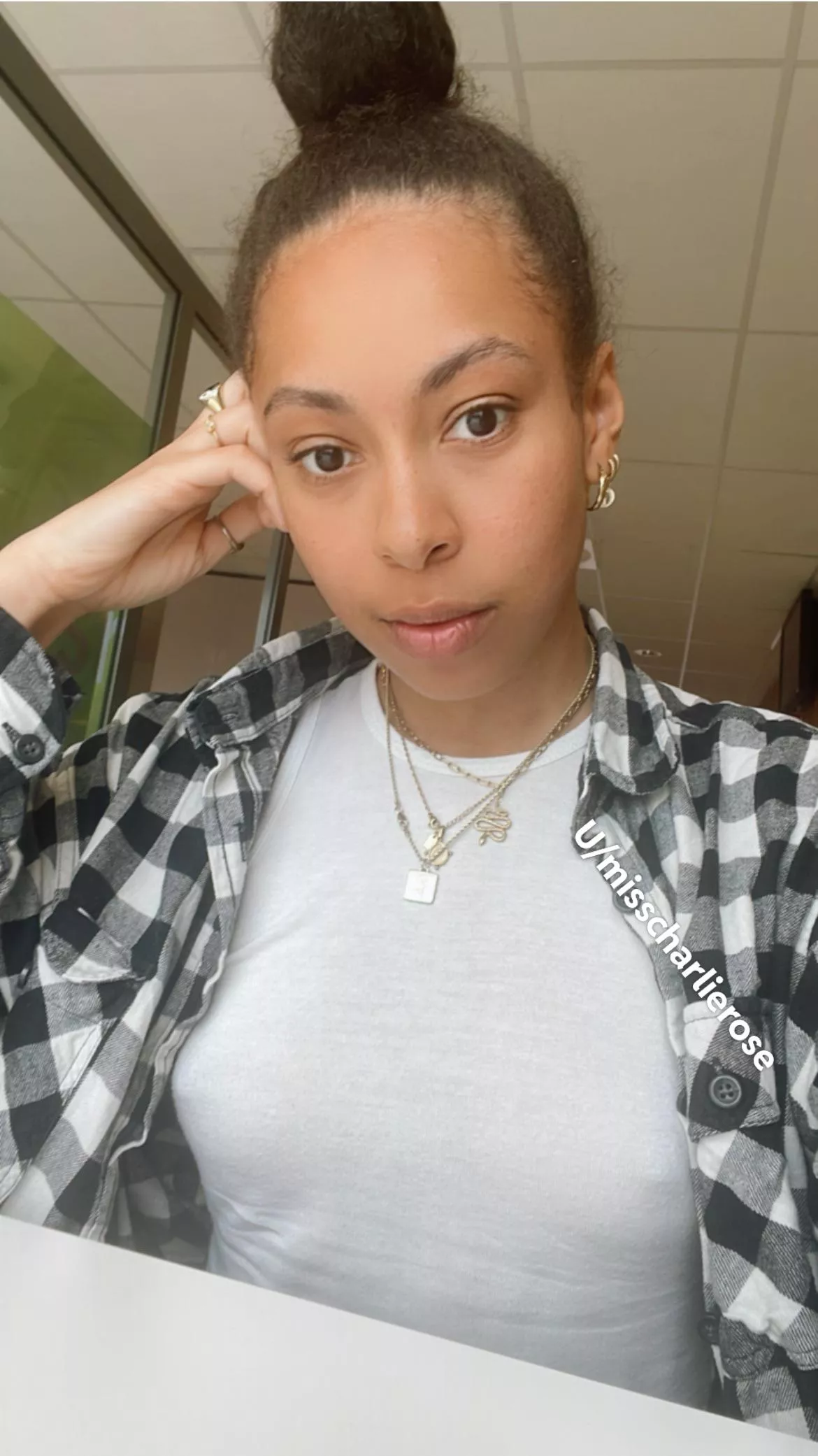 No bra & no make-up