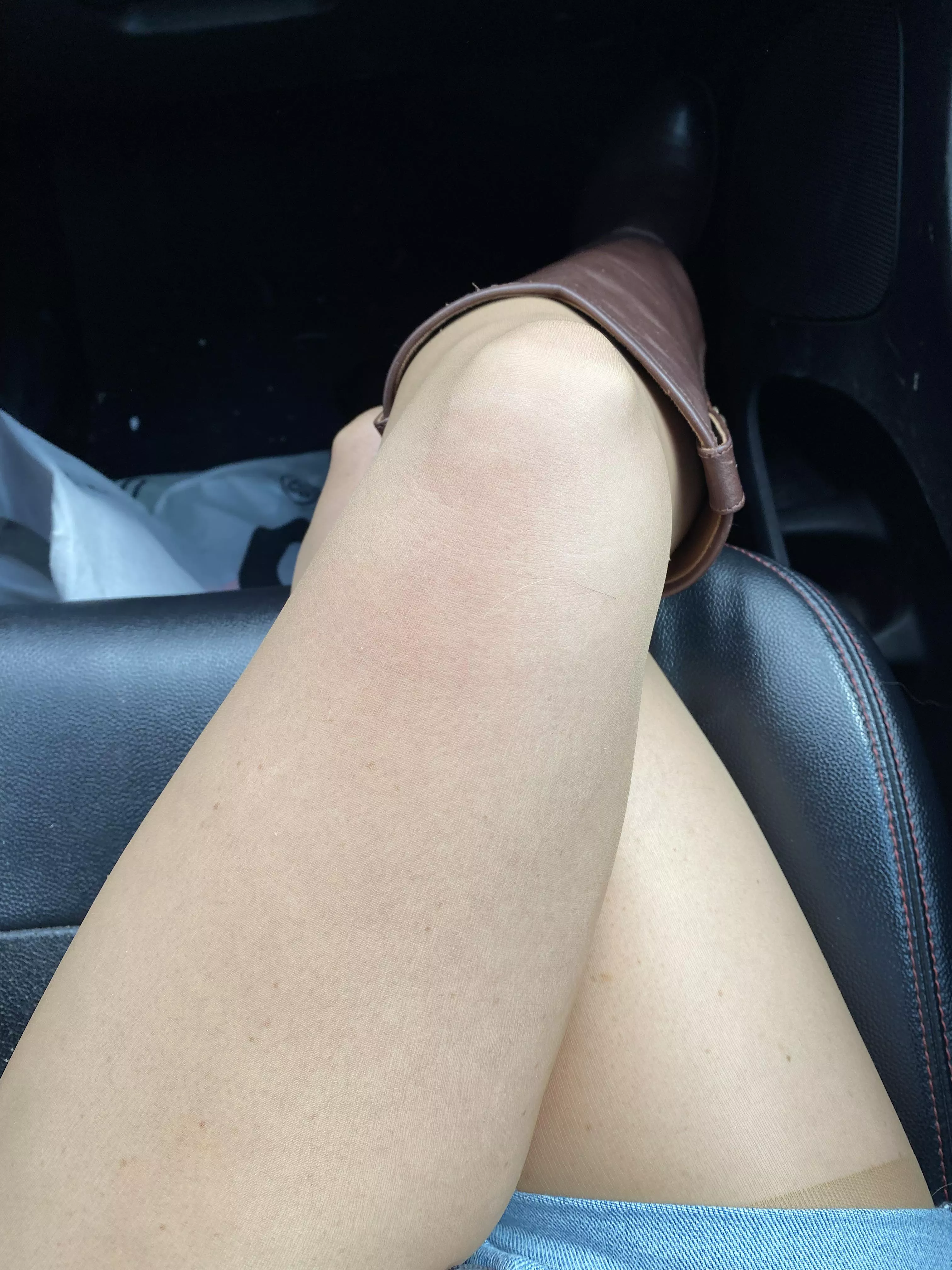 Nude pantyhose 🫠