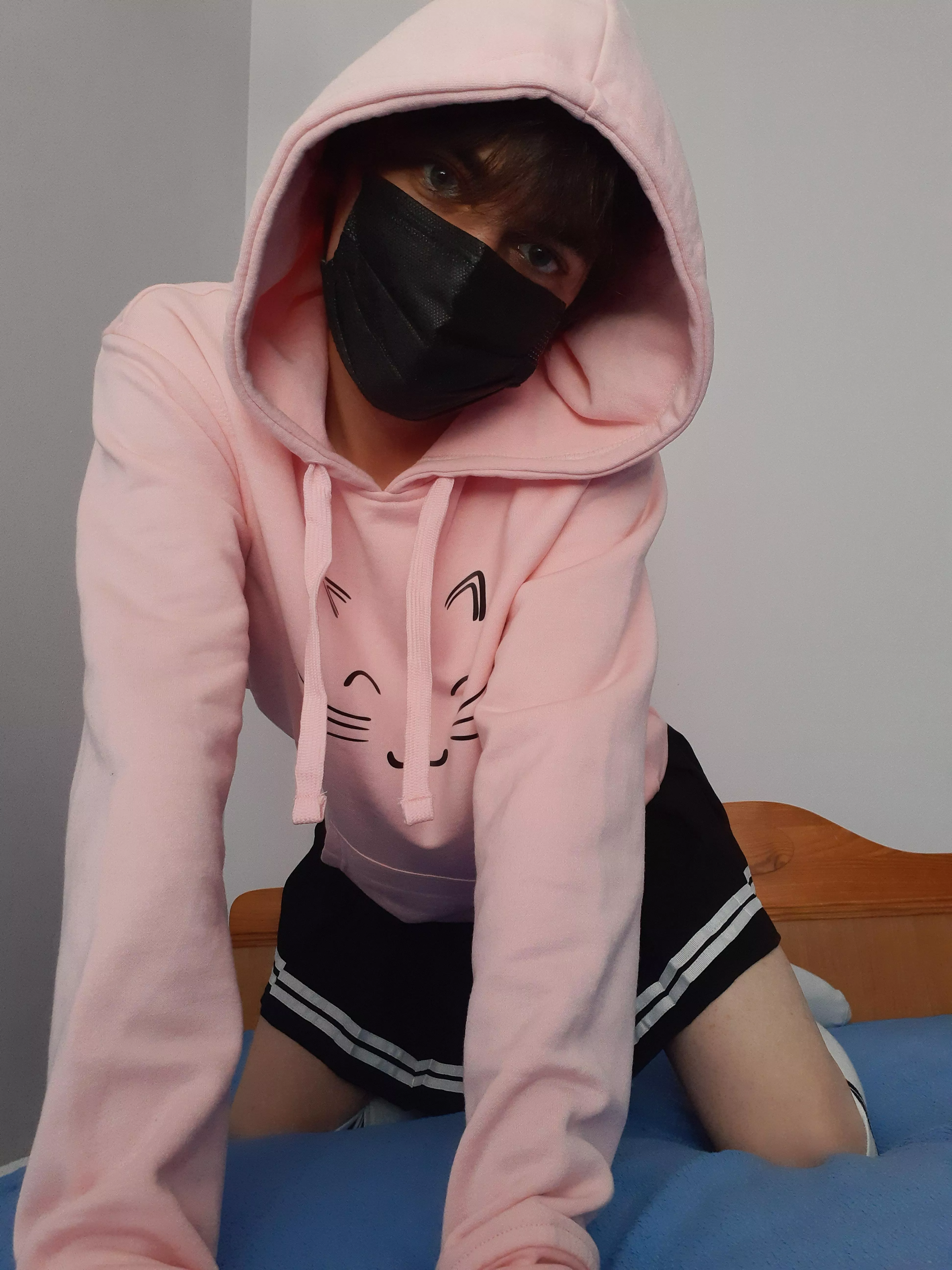 nyaaa (=^ ◡ ^=)