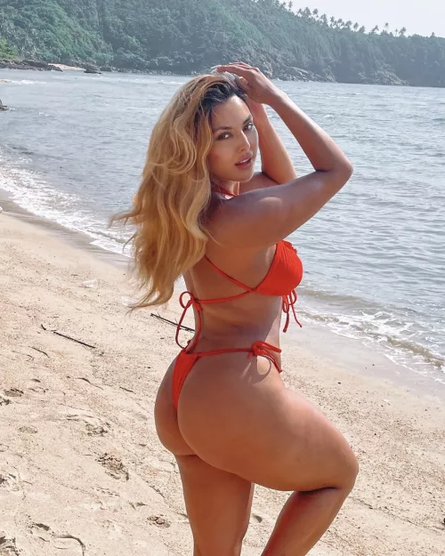 [OC] what do you think my big booty with a tiny waist?