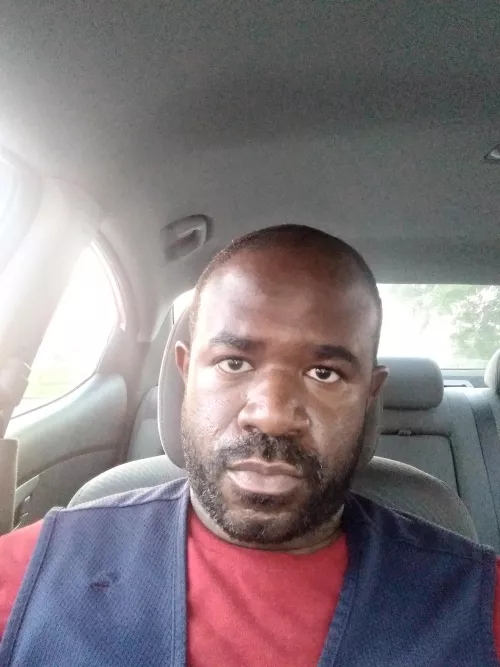 On lunch break at the work house. 👋🏿