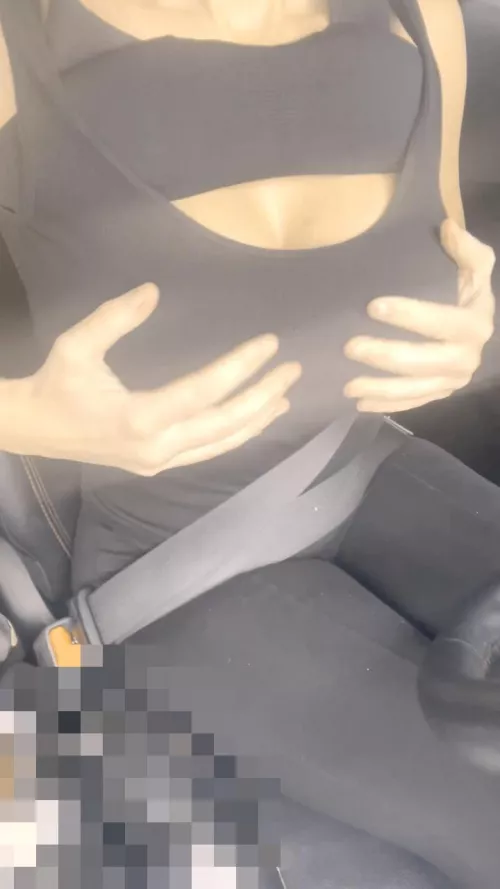 On my way to yoga a pic for y’all before I go in. It’s all Lulu lemon it’s all I wear!