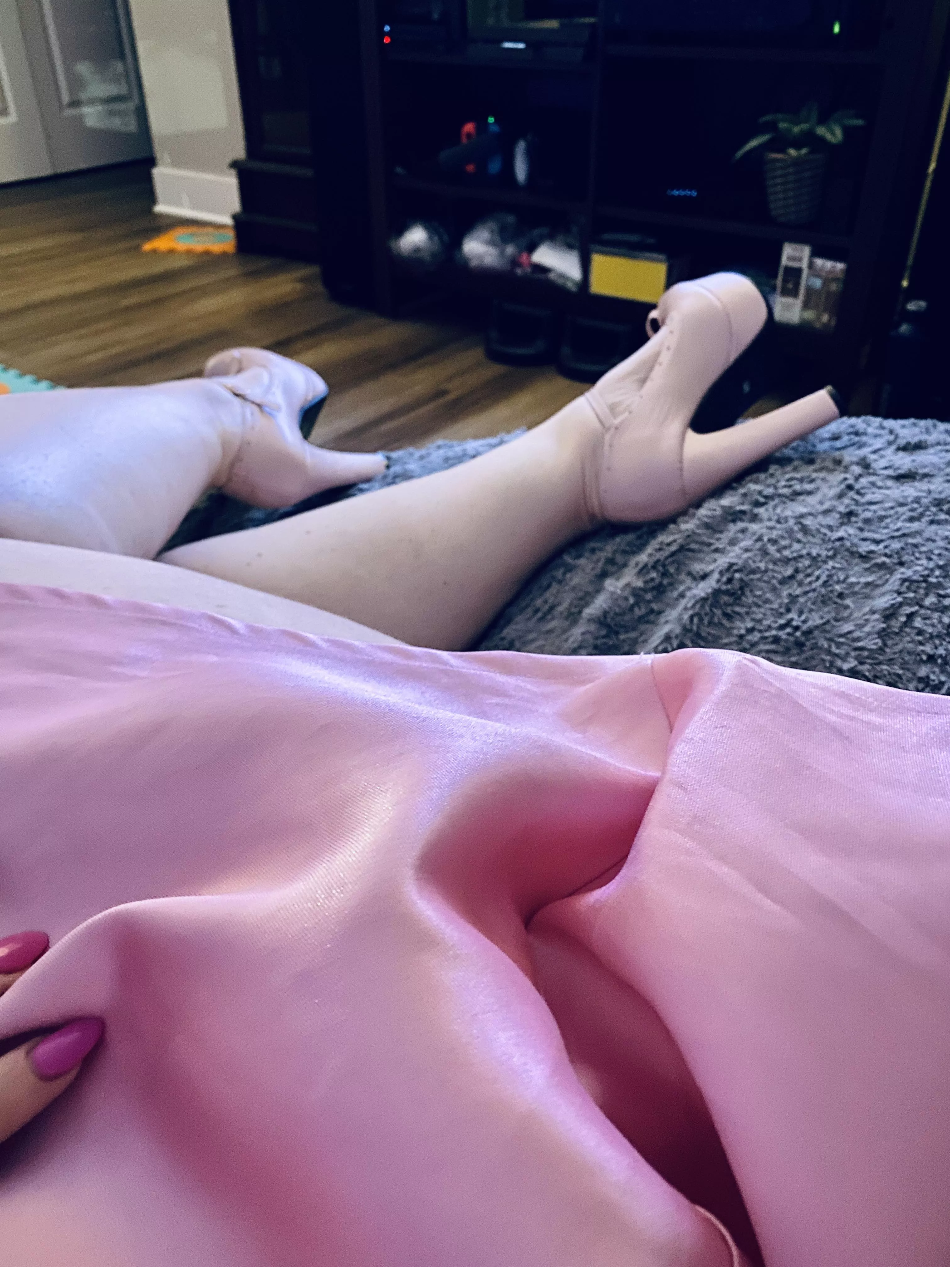 On Saturdays (and every other day), Daddy's princess wears pink 💖💖💖