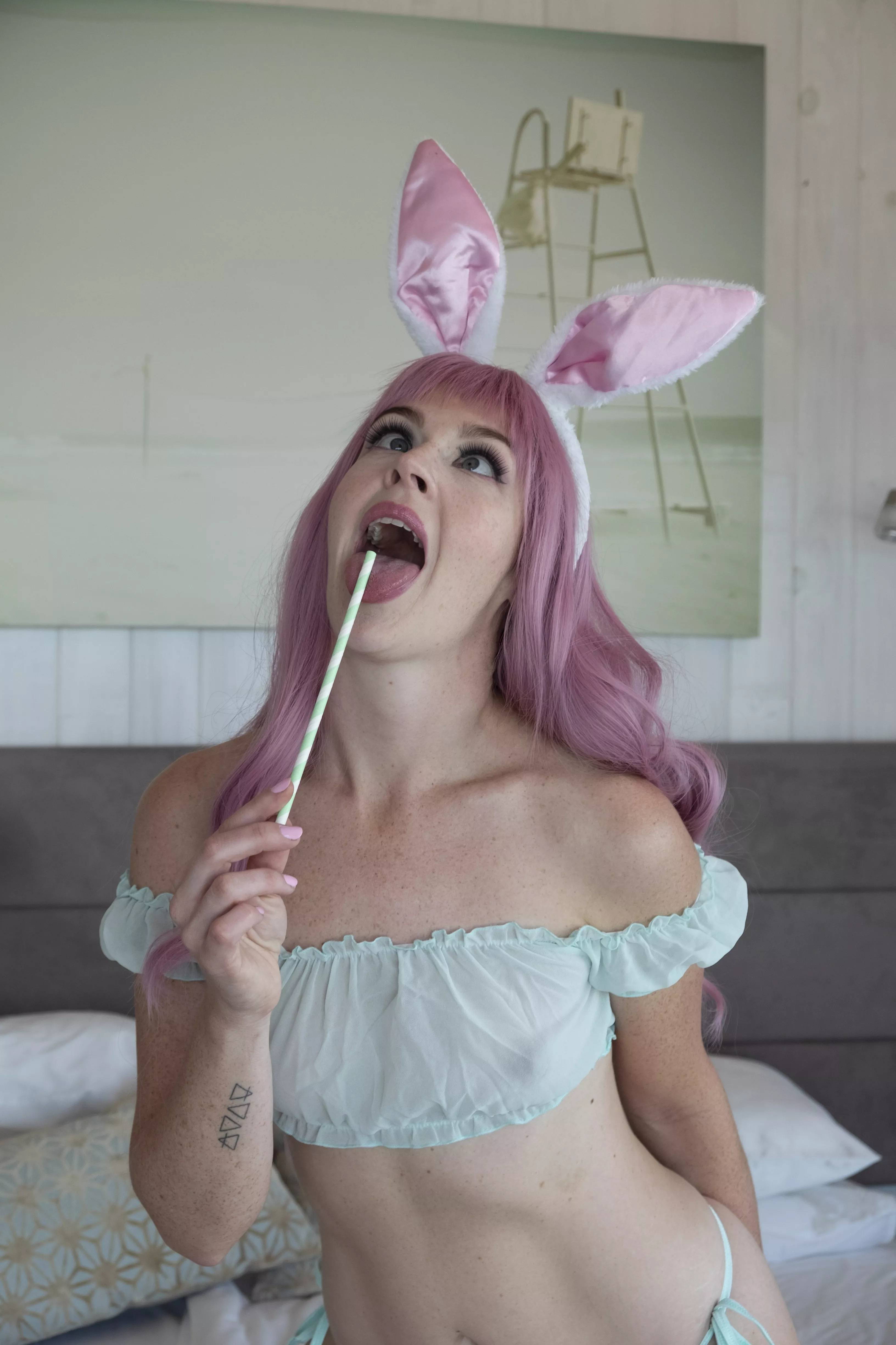 open wide !