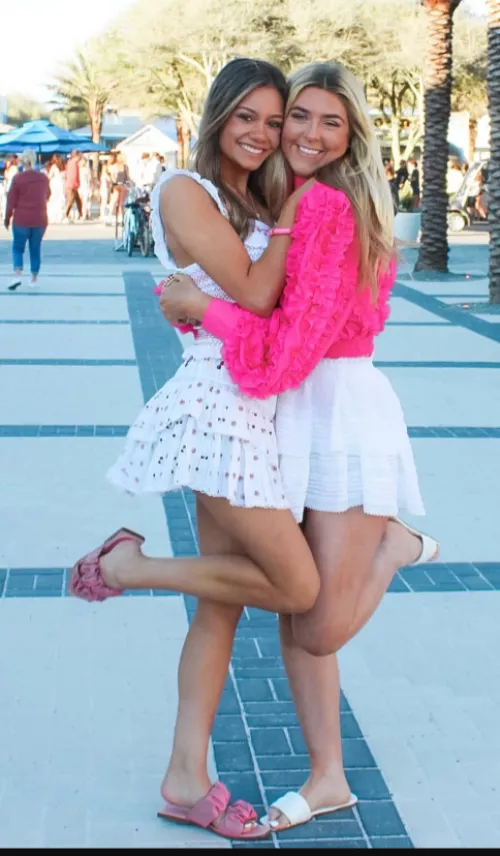 💓 or ⚪ footwear