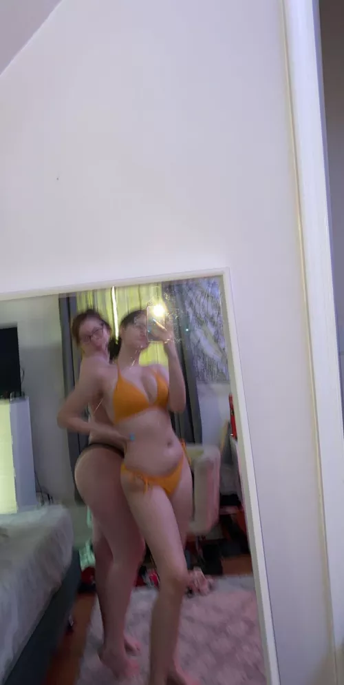 Orange or black? 😍