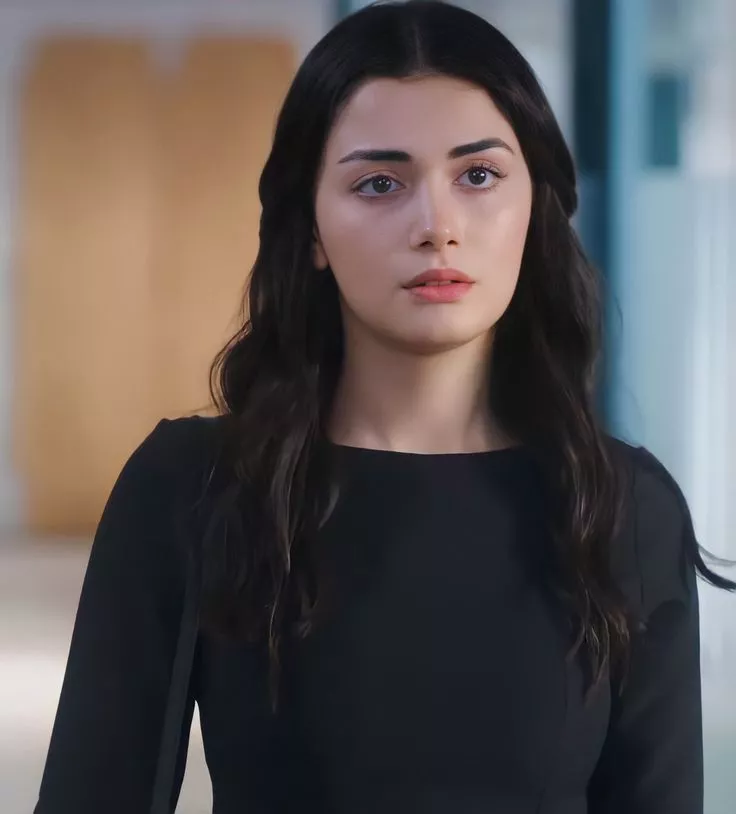 Ozge Yagiz.