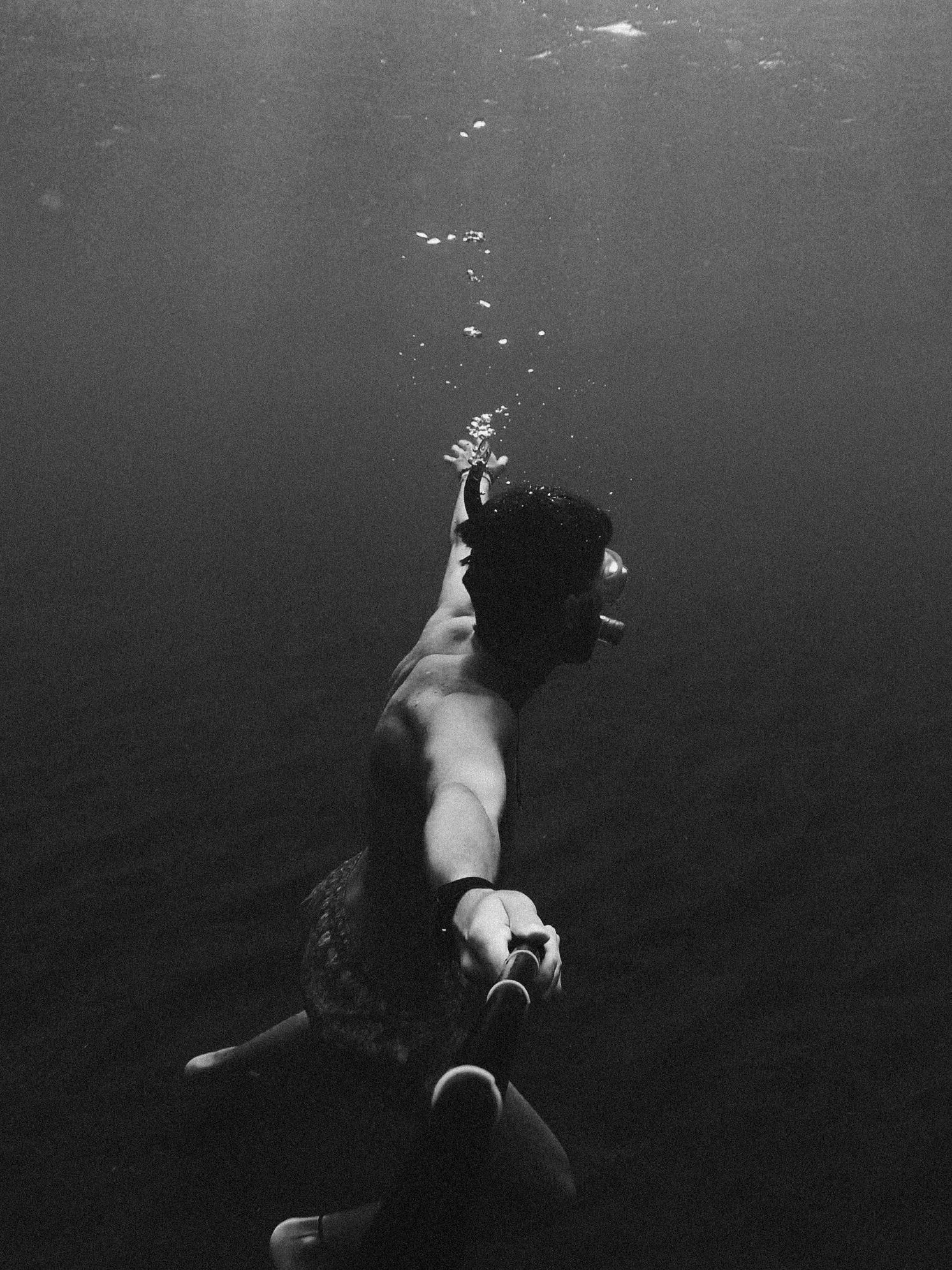 Pandemic made me insecure and lonely. On one hand I want to find someone to share my life with but on the other hand it’s so stressful even talking to friends right now. I’m constantly in a battle between these two emotions.. Pandemic made me insecure and lonely. On one hand I want to find someone to share my life with but on the other hand it’s so stressful even talking to friends right now. I’m constantly in a battle between these two emotions..