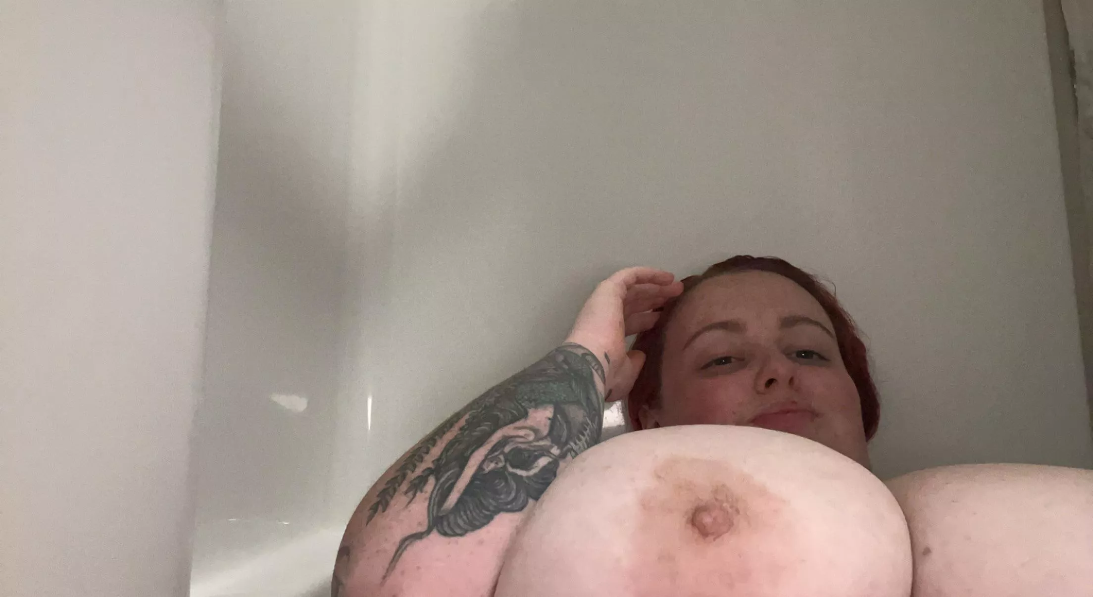 peek a boob