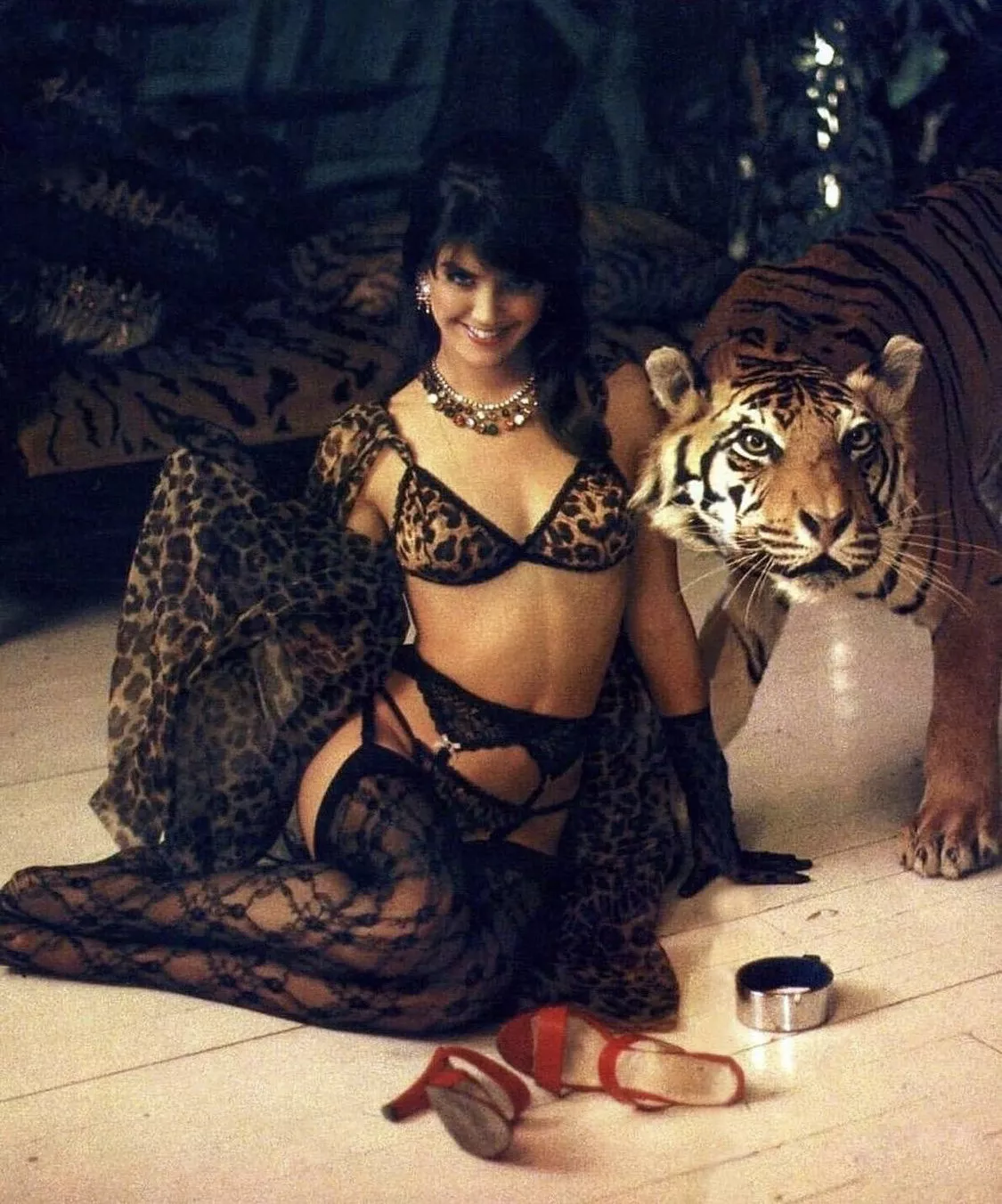 Phoebe Cates and friend in 