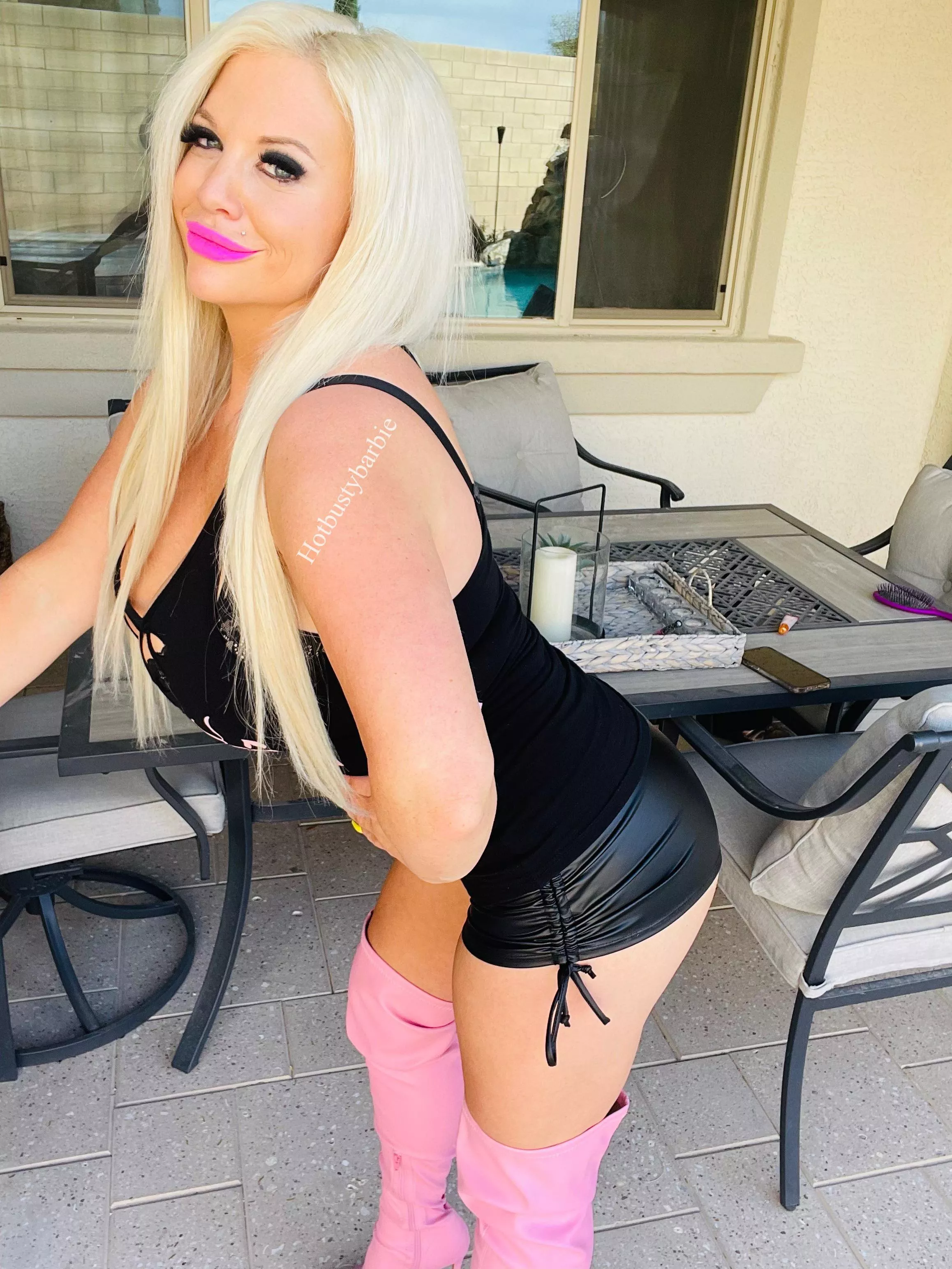 Pink boltons