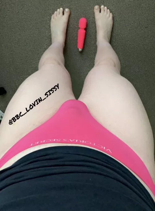 Pink thong 👙 & Pink vibrator 🎤