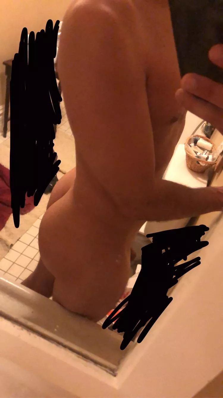 Please focus on my ass, not my messy bathroom floor