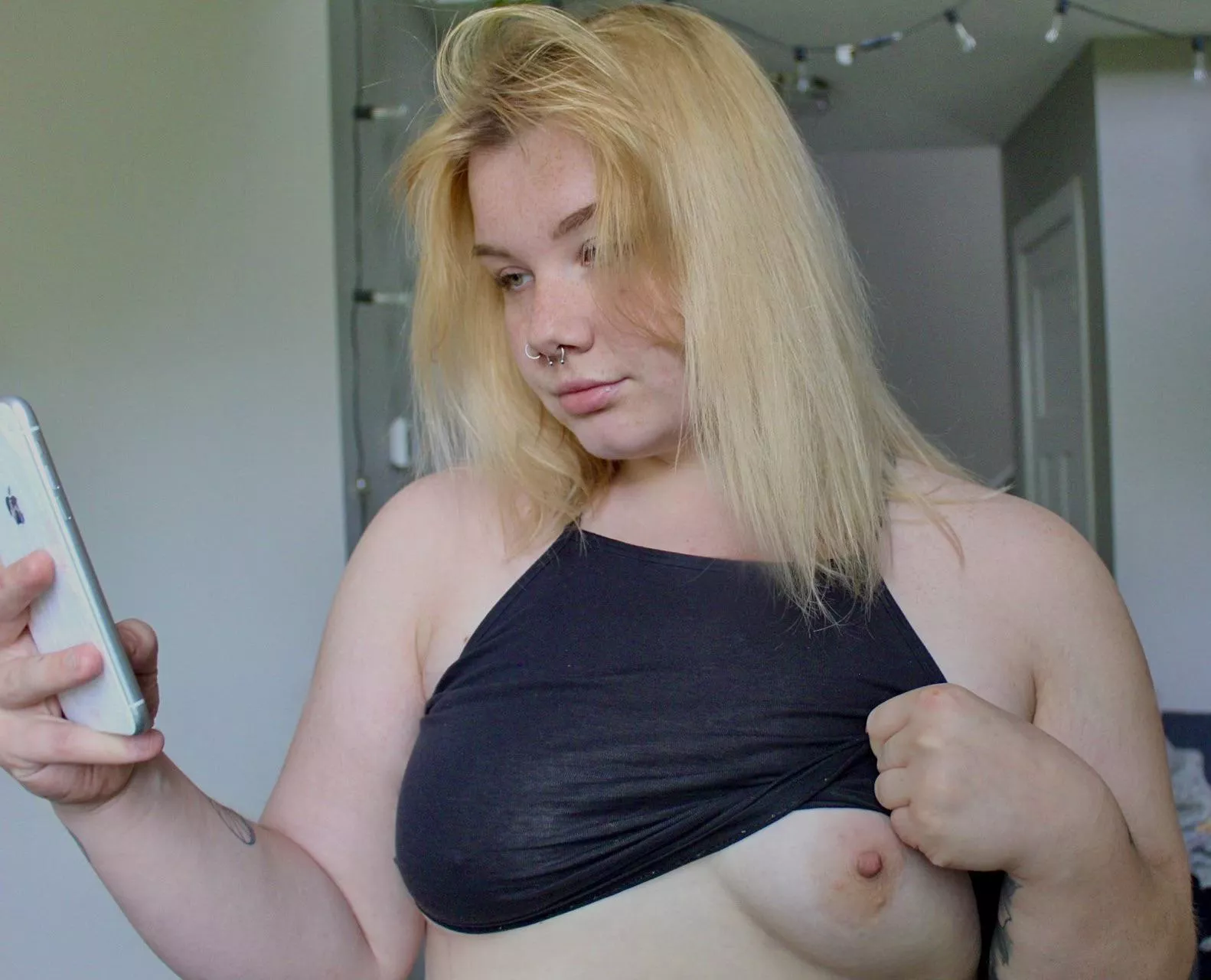 pop a titty!