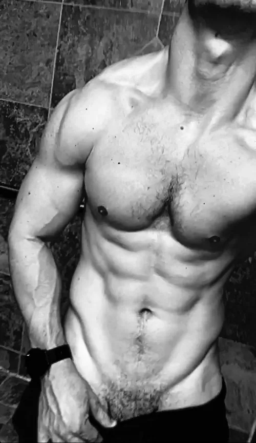 Post workout in the shower, anyone feeling lucky? 🍀 [M]