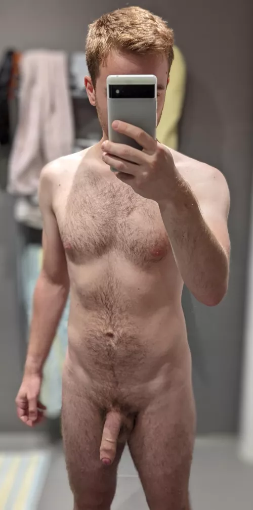 pre shower selfie 😅