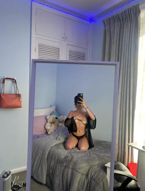 Pretty 4’11 ⚡️2003⚡️baby! Would you fuck me?🦋