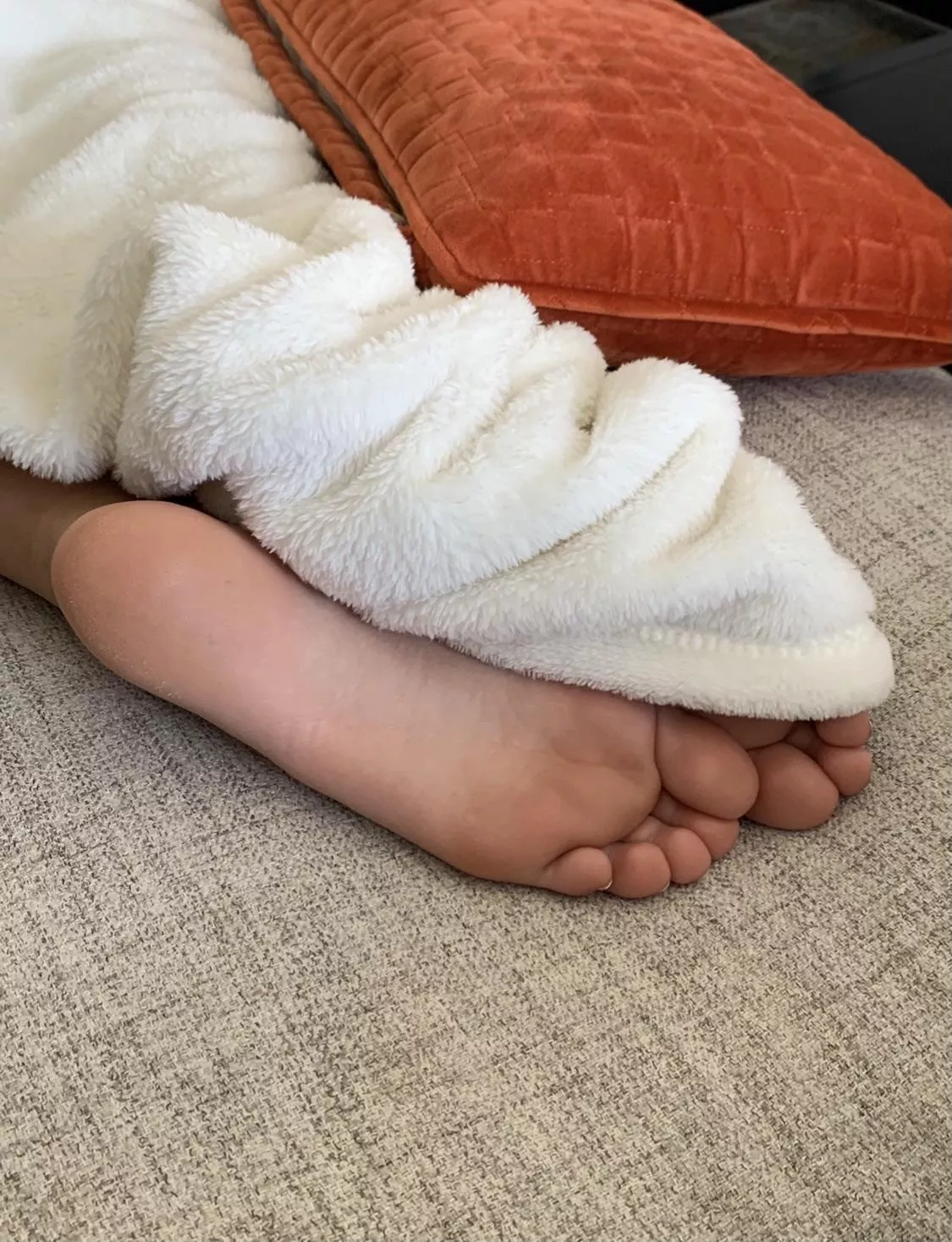 Pretty pink paws
