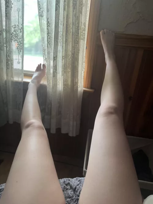 Pro tip: if you hold your phone right against your face, they look even longer 🤤