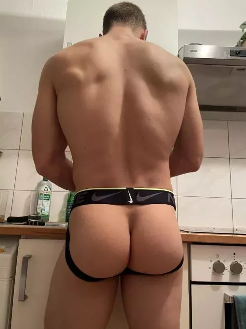 Pull me by the strap!
