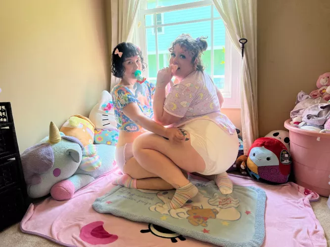 Putting Ally back in diapers.. 🥰🫶🏼