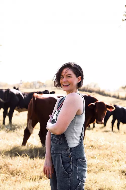 Ranch wife wants to be shown! I think she needs a couple dicks satisfying her