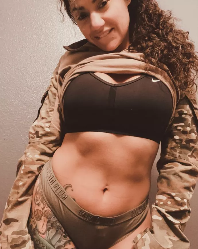 Rate my Belly Button please. 10 being the best. [OC]