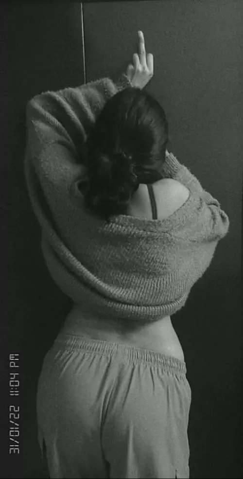 Rate my body! And tell me how do you wanna use it. My Dm is open and everybody is getting a reply.