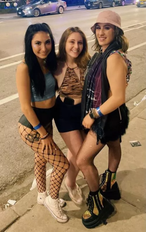 Rave girls🤩