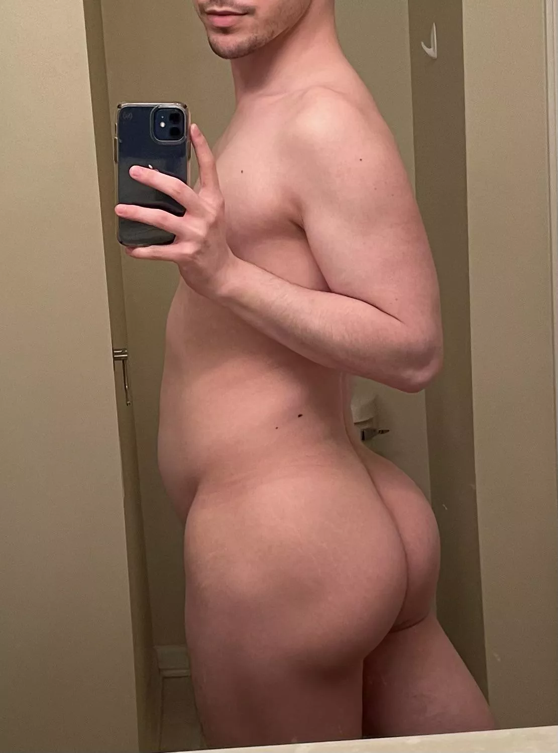 Right before I stuck my finger in my hole 😝