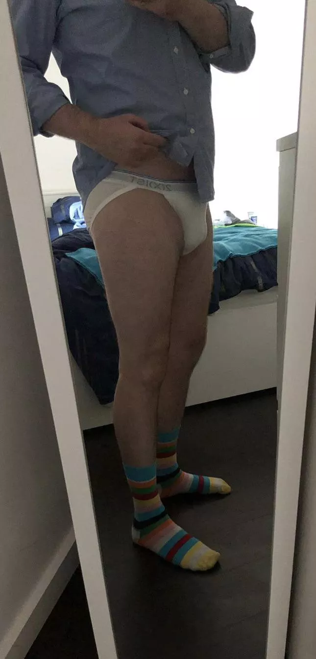 Right, trying this style of brief again today. I appreciate that my socks kind of dominate the picture though. Right, trying this style of brief again today. I appreciate that my socks kind of dominate the picture though.