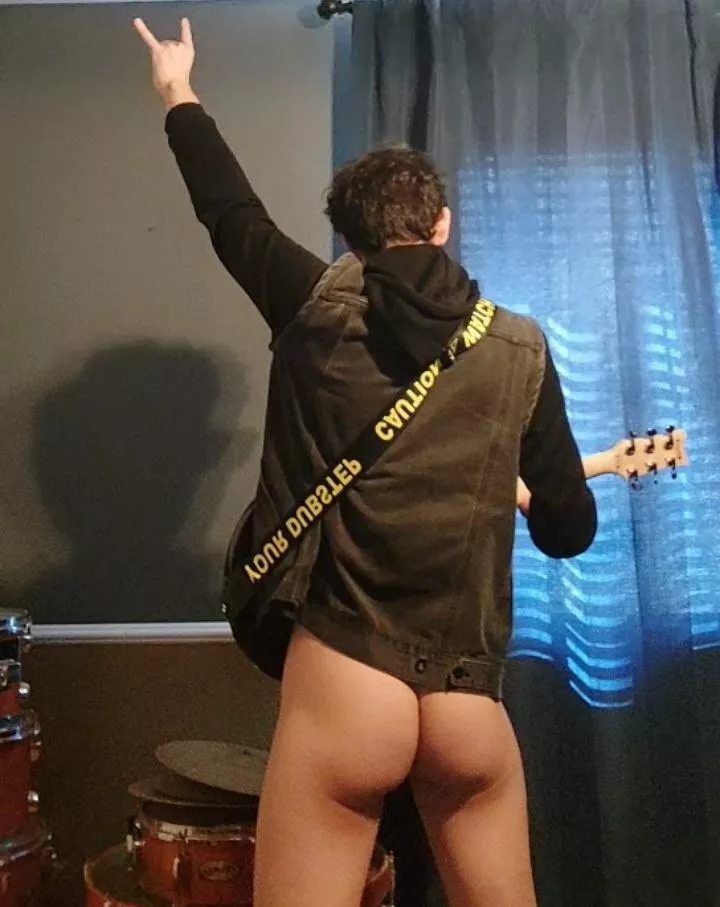 Rock out with your ass and cock out 🍑🎸🍆