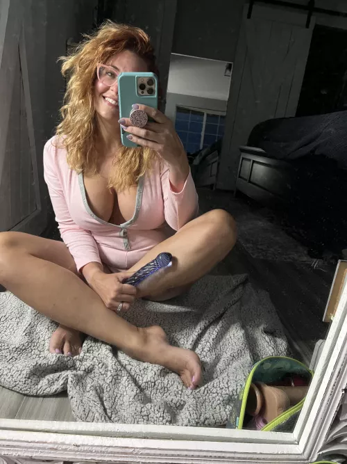 Saturday night toy review 💋💕