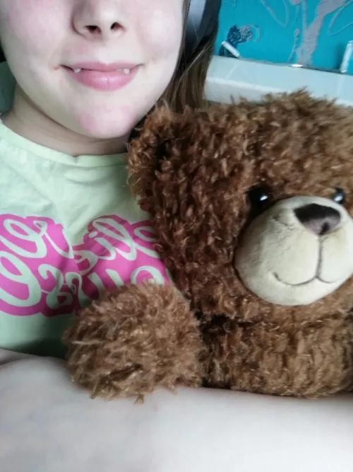 Say hello to me and Bella! Any other little saw the new fantastic beasts movie?