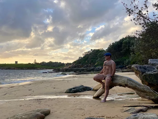 Scenic nude