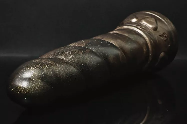 Scored this beautiful L/M Mystic in a Black/Bronze marble with gold flek (rouge)😍. It’s certainly not the Easter marble with purple and lyre green base of my dreams but lovely nonetheless!