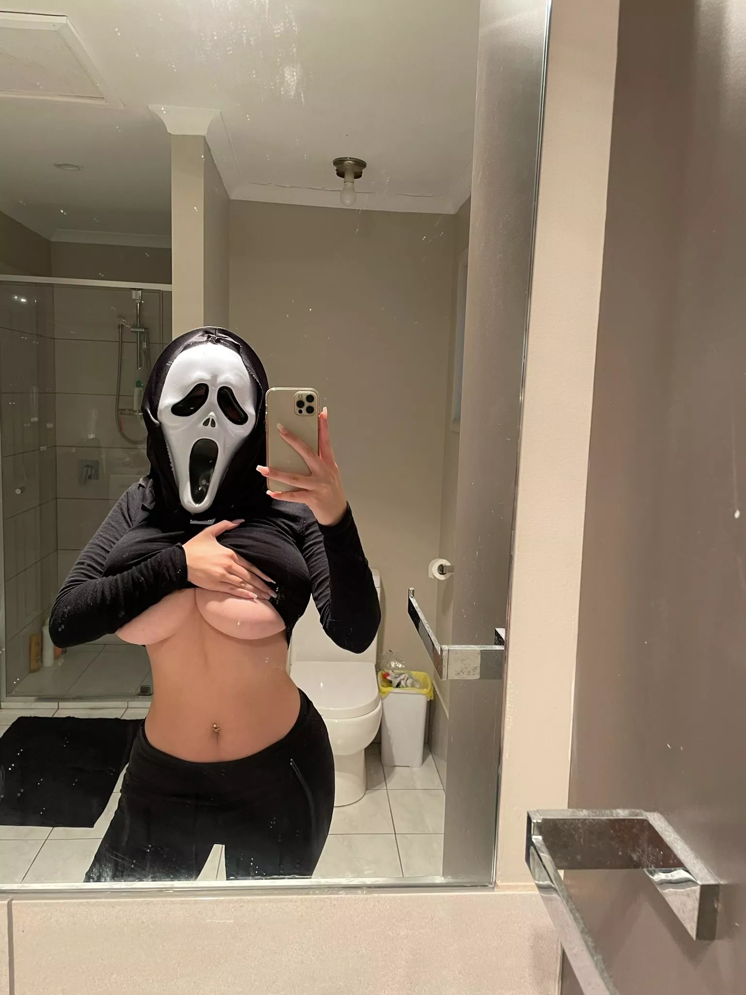 Scream Mask