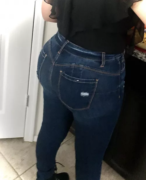 Seeing how many dicks I can get hard at my in laws 🤫