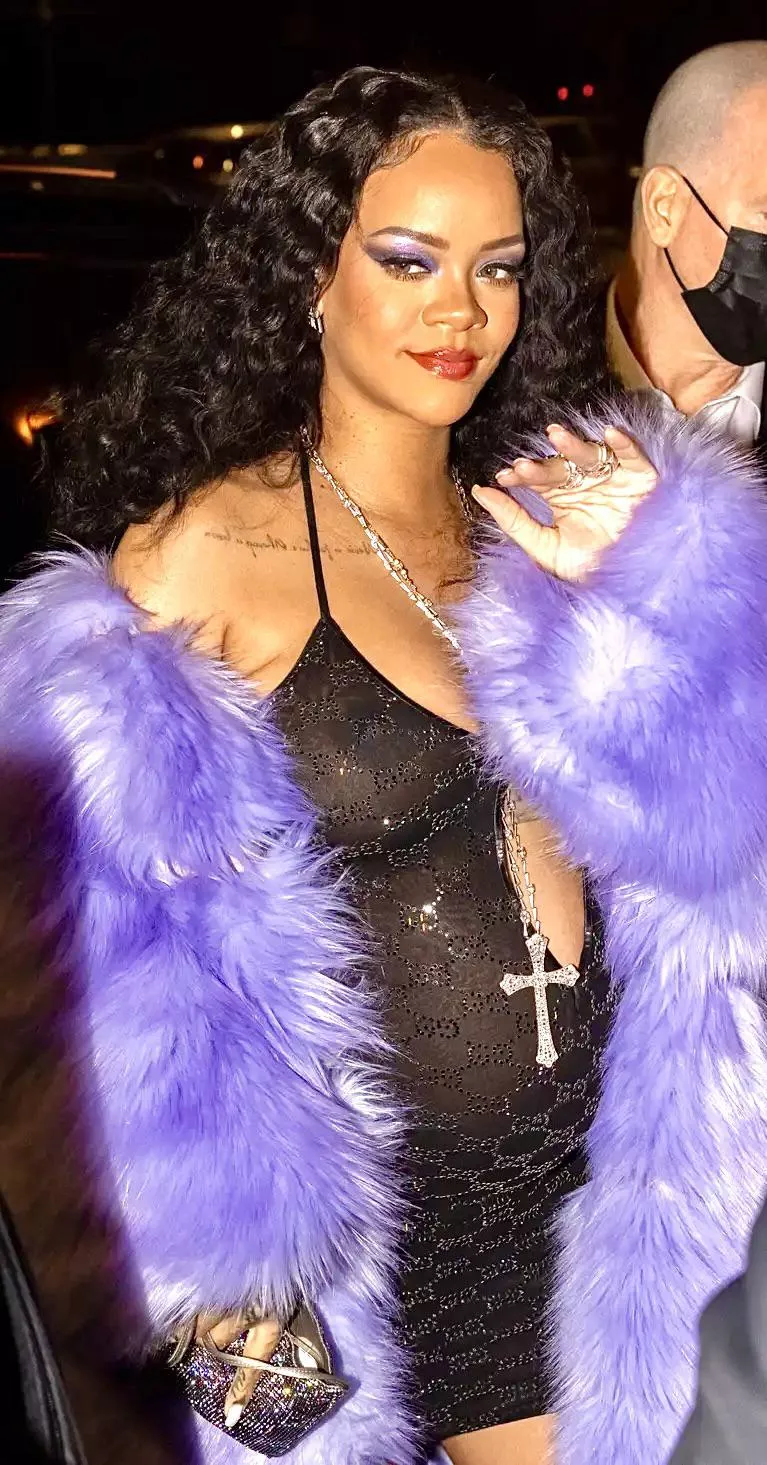See-thru pregnant RiRi