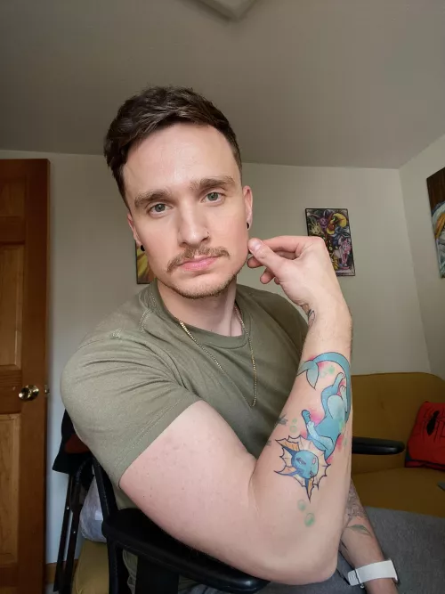 Selfie featuring my new Vaporeon tattoo! Any Eeveelutions fans here?