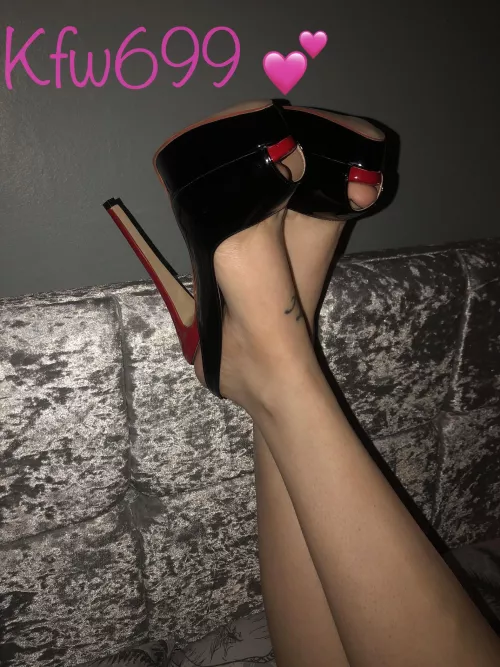 [seller] genuine buyers only !! 28 F UK . Milf & wife . Over 150 premade hot vids , sexting sessions , cock ratings , panties & more ! Check my pinned 📌 onlyfans- katyalex93 kik - kfw699- reasonably priced & high professional quality 😈