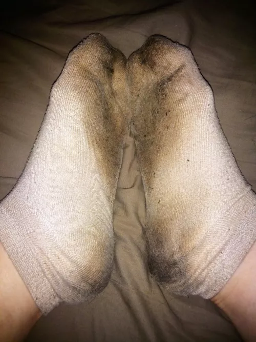 [Selling] 7 day worn farm work socks! Who wants to bury their face in these? 😈💋